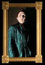 Elga Schütz als Lady Chelford